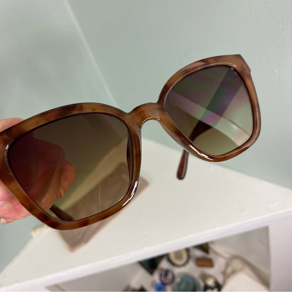 Chico's Tortoise Shell Sunglasses Shades Gradient Lenses Cat Eye - Picture 9 of 10